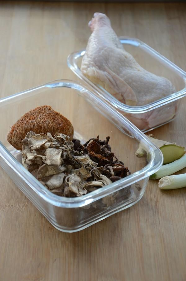 菌菇燉雞湯的做法-家常味燉菜譜-易網(wǎng)<a href=http://m.henggaotouzi.com/ target=_blank class=infotextkey>健康養(yǎng)生</a>網(wǎng) 菌菇燉雞湯的做法-家常味燉菜譜