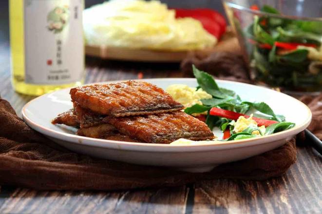 酒香燜帶魚的做法-家常味燜菜譜