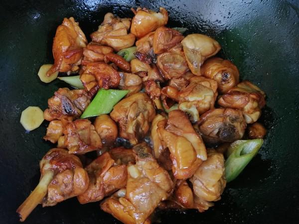 芋頭燒雞塊的做法-家常味燉菜譜-易網健康養生網 芋頭燒雞塊的做法-家常味燉菜譜