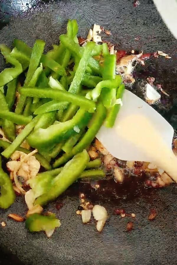 干煸藕條的做法-咸鮮味炸菜譜-易網健康養生網 干煸藕條的做法-咸鮮味炸菜譜