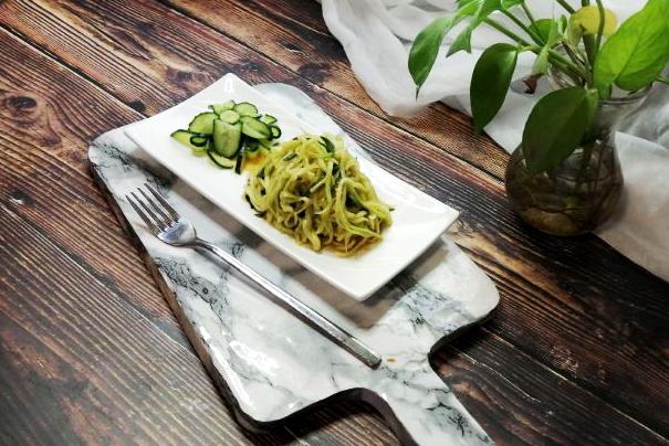 涼拌芥蘭的做法-咸鮮味拌菜譜-易網健康養生網 涼拌芥蘭的做法-咸鮮味拌菜譜