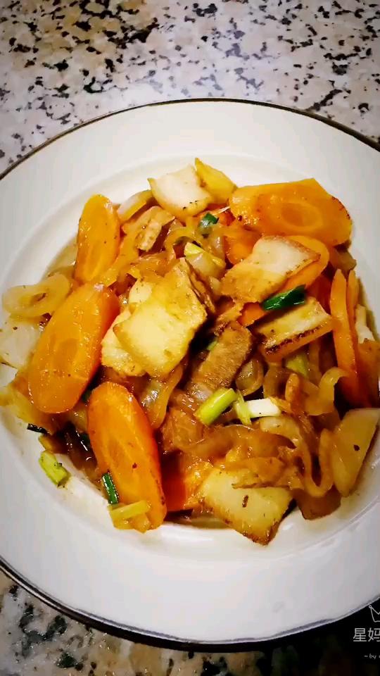 洋蔥炒肉片的做法-家常味炒菜譜