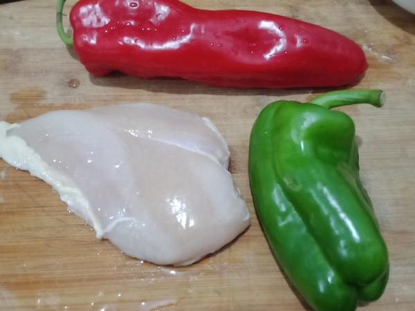 茶油炒雞的做法-家常味炒菜譜-易網(wǎng)<a href=http://m.henggaotouzi.com/ target=_blank class=infotextkey>健康養(yǎng)生</a>網(wǎng) 茶油炒雞的做法-家常味炒菜譜