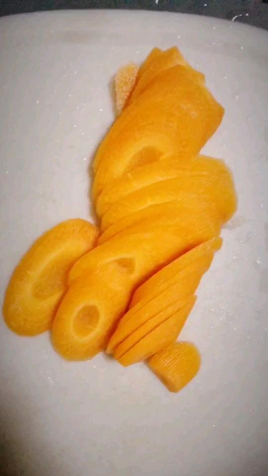 洋蔥炒肉片的做法-家常味炒菜譜