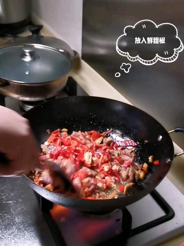 甜椒炒豬肘的做法-家常味爆菜譜