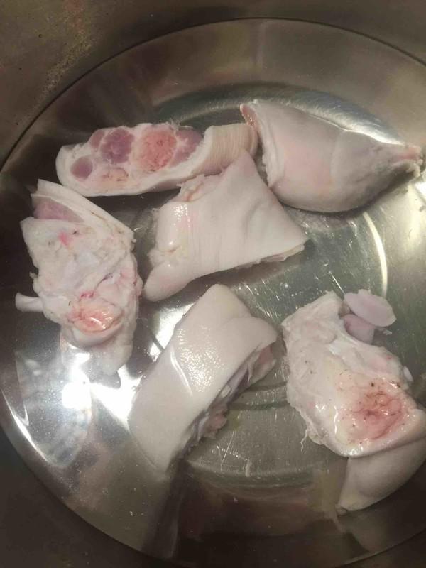 黃豆燉豬腳湯的做法-家常味燉菜譜