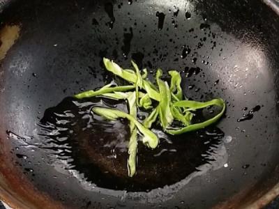 臘腸炒四季豆的做法-咸鮮味炒菜譜