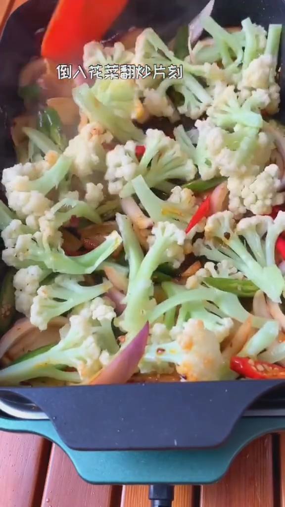 干鍋菜花的做法-咸鮮味炒菜譜