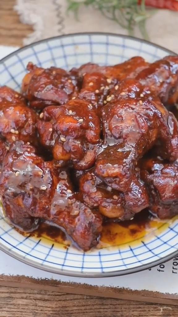 蜜汁雞翅根的做法-家常味燉菜譜