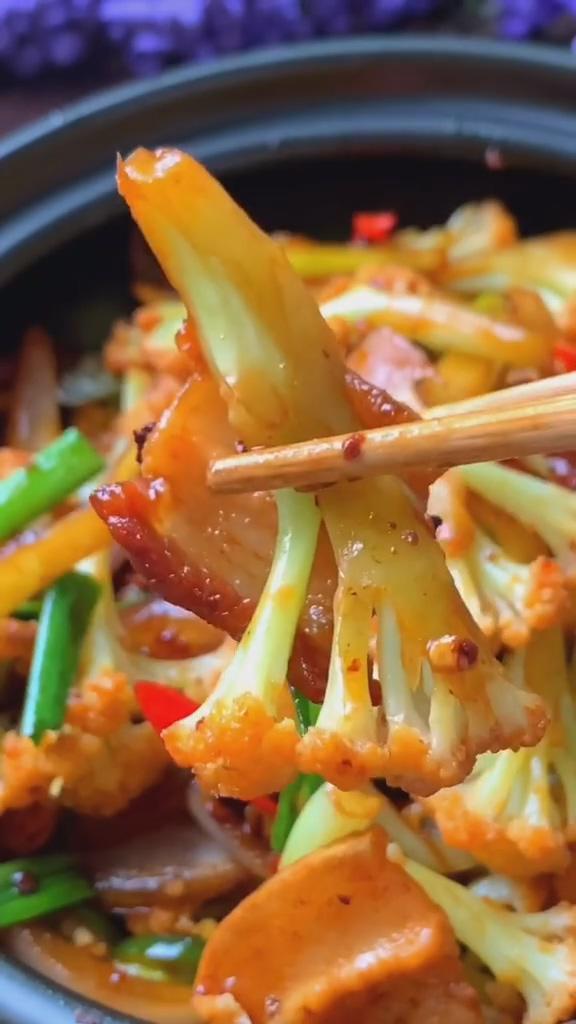 干鍋菜花的做法-咸鮮味炒菜譜