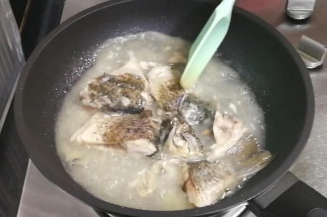 紅棗鯽魚湯的做法-家常味煮菜譜