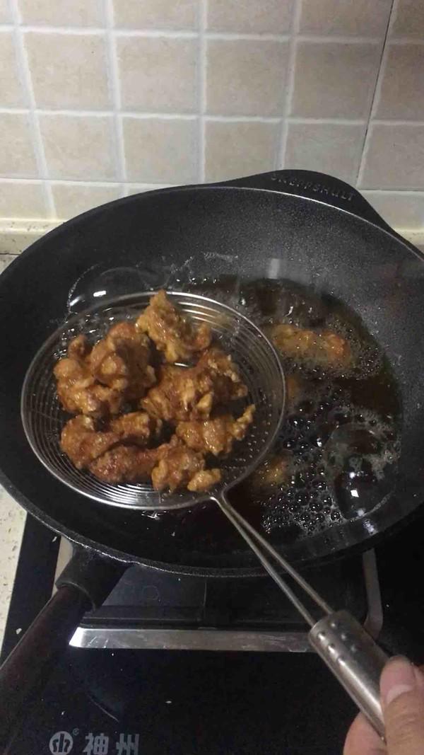 干煸腰果雞翅塊的做法-麻辣味炸菜譜