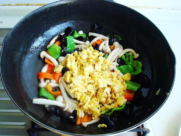 白玉菇木耳炒雞蛋的做法-咸鮮味炒菜譜