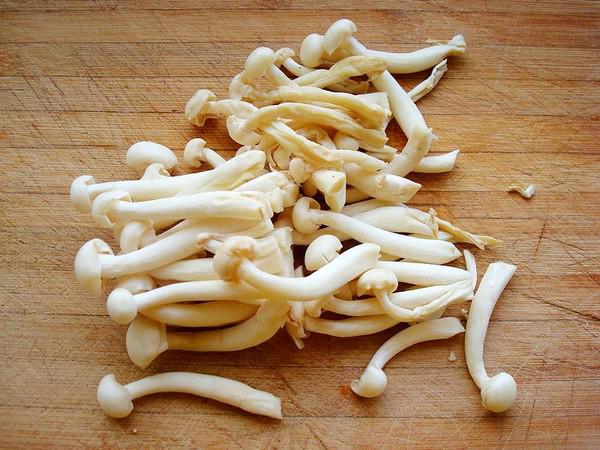 白玉菇木耳炒雞蛋的做法-咸鮮味炒菜譜