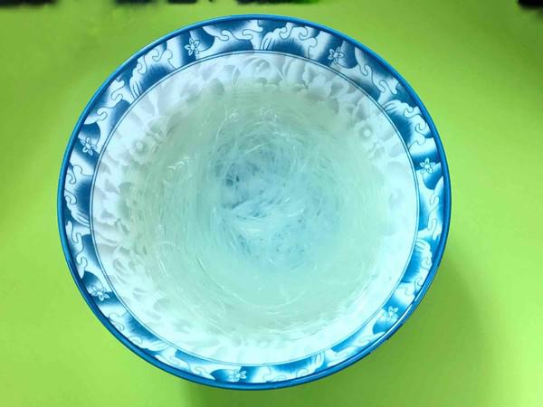 花蛤粉絲煲的做法-咸鮮味煮菜譜-易網健康養生網 花蛤粉絲煲的做法-咸鮮味煮菜譜