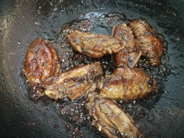 紅燒雞翅的做法-醬香味燒菜譜