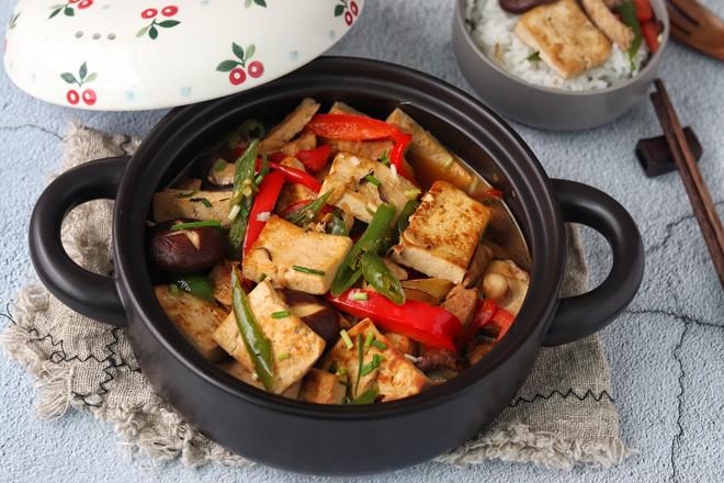 香菇蝦皮燜豆腐的做法-家常味炒菜譜