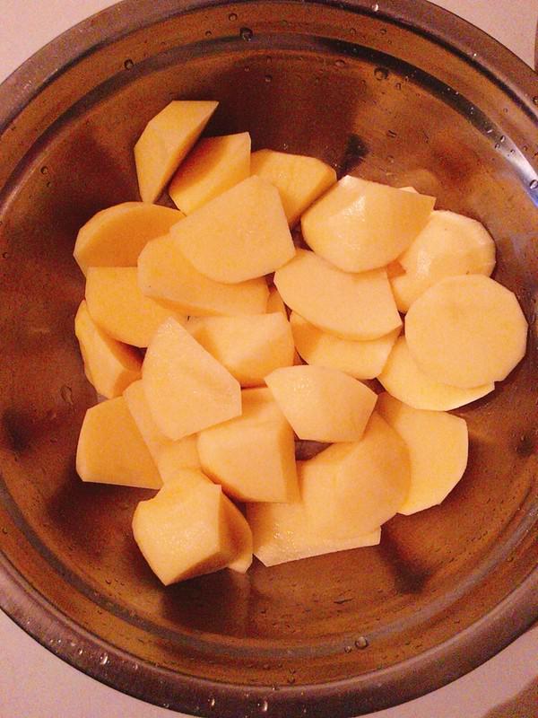 土豆燉雞腿的做法-家常味燉菜譜