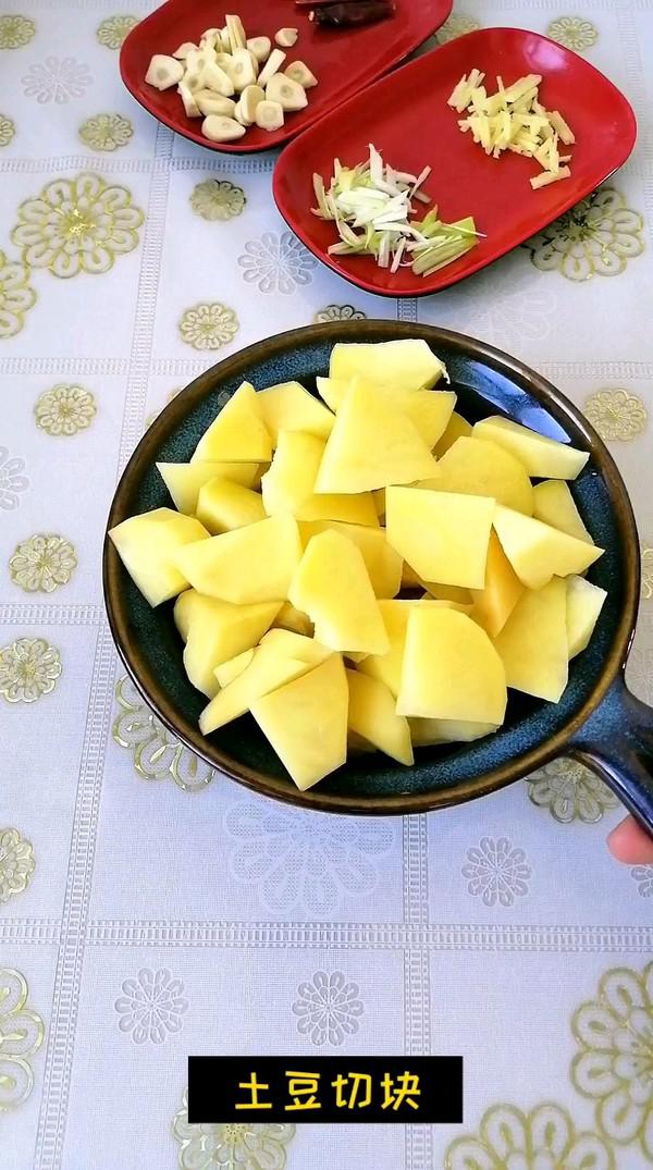 大蝦燜土豆的做法-咸鮮味燜菜譜-易網(wǎng)健康養(yǎng)生網(wǎng) 大蝦燜土豆的做法-咸鮮味燜菜譜