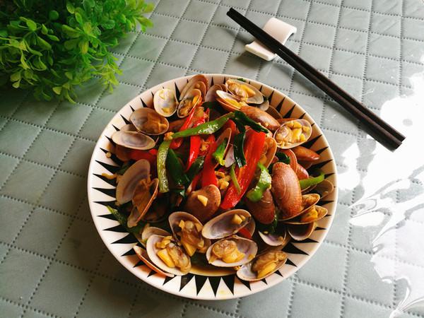 雙椒炒花甲的做法-咸鮮味炒菜譜-易網健康養生網 雙椒炒花甲的做法-咸鮮味炒菜譜