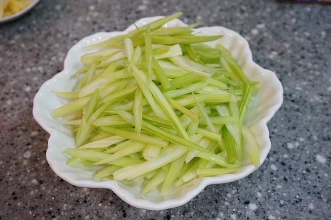 青椒炒香干的做法-香辣味炒菜譜-易網(wǎng)健康養(yǎng)生網(wǎng) 青椒炒香干的做法-香辣味炒菜譜