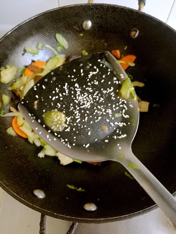 胡蘿卜炒黑木耳的做法-家常味炒菜譜-易網健康養生網 胡蘿卜炒黑木耳的做法-家常味炒菜譜