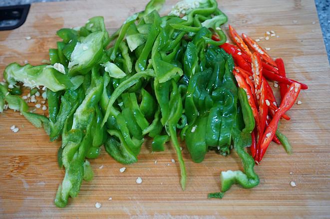 青椒炒香干的做法-香辣味炒菜譜-易網(wǎng)<a href=http://m.henggaotouzi.com/ target=_blank class=infotextkey>健康養(yǎng)生</a>網(wǎng) 青椒炒香干的做法-香辣味炒菜譜