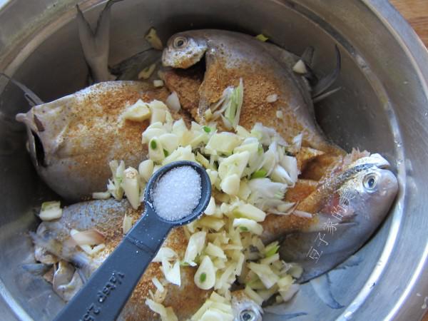 烤魚(yú)的做法-香辣味烤菜譜