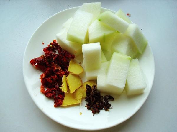 魚頭燉冬瓜的做法-魚香味燉菜譜