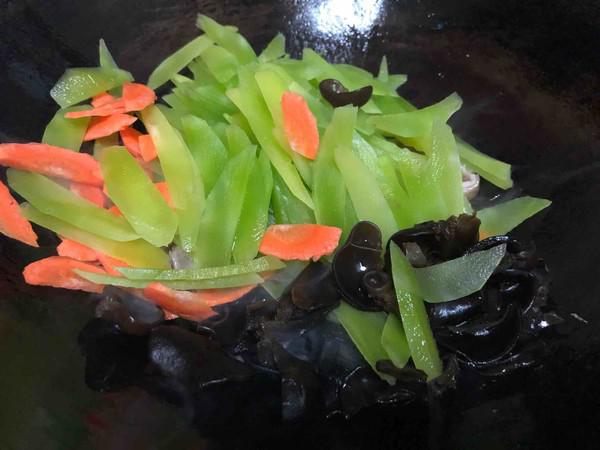 萵筍炒肚片的做法-家常味炒菜譜