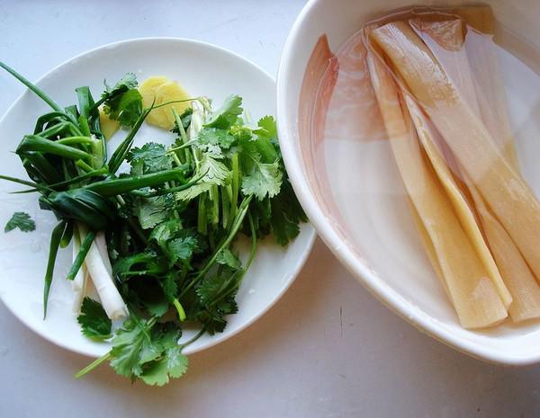 魚頭苕粉煲的做法-家常味燉菜譜