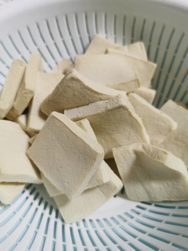 小炒千頁豆腐的做法-香辣味炒菜譜-易網健康養生網 小炒千頁豆腐的做法-香辣味炒菜譜