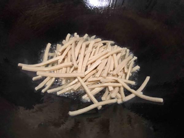 豆芽炒干子的做法-家常味炒菜譜