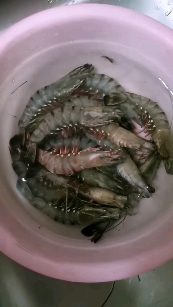 奧爾良黑虎蝦的做法-香辣味烘焙菜譜