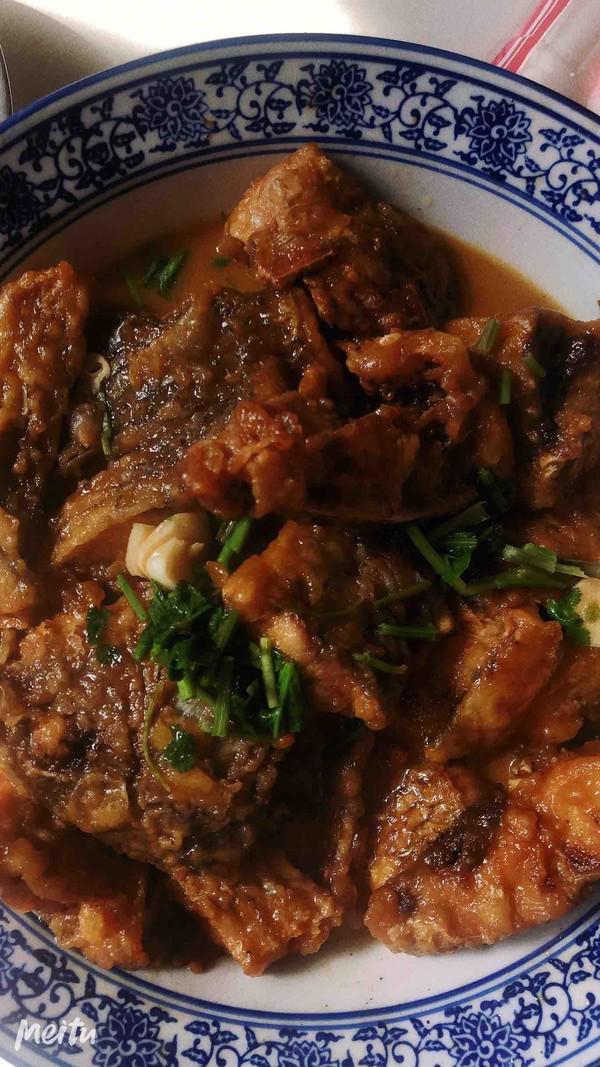 家庭燒鯉魚的做法-家常味燒菜譜-易網(wǎng)健康養(yǎng)生網(wǎng) 家庭燒鯉魚的做法-家常味燒菜譜