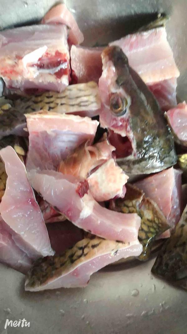 家庭燒鯉魚的做法-家常味燒菜譜-易網(wǎng)<a href=http://m.henggaotouzi.com/ target=_blank class=infotextkey>健康養(yǎng)生</a>網(wǎng) 家庭燒鯉魚的做法-家常味燒菜譜