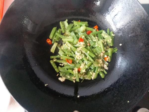 爽脆萵筍莖的做法-咸鮮味炒菜譜