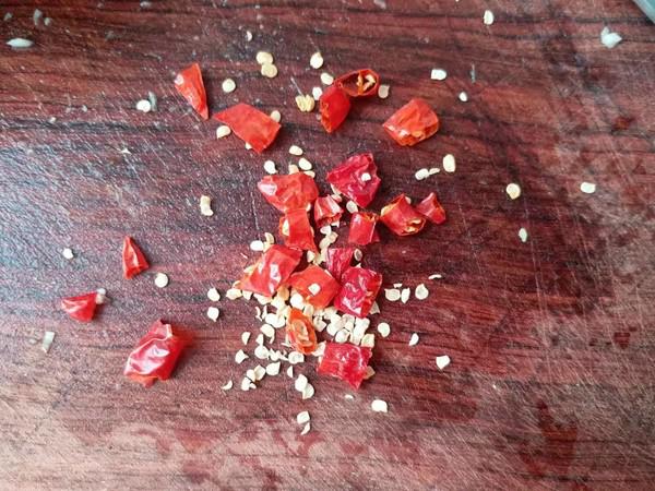 爽脆萵筍莖的做法-咸鮮味炒菜譜