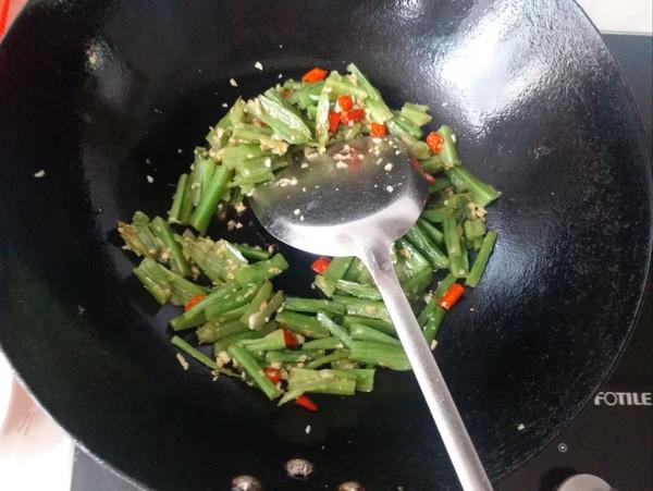 爽脆萵筍莖的做法-咸鮮味炒菜譜