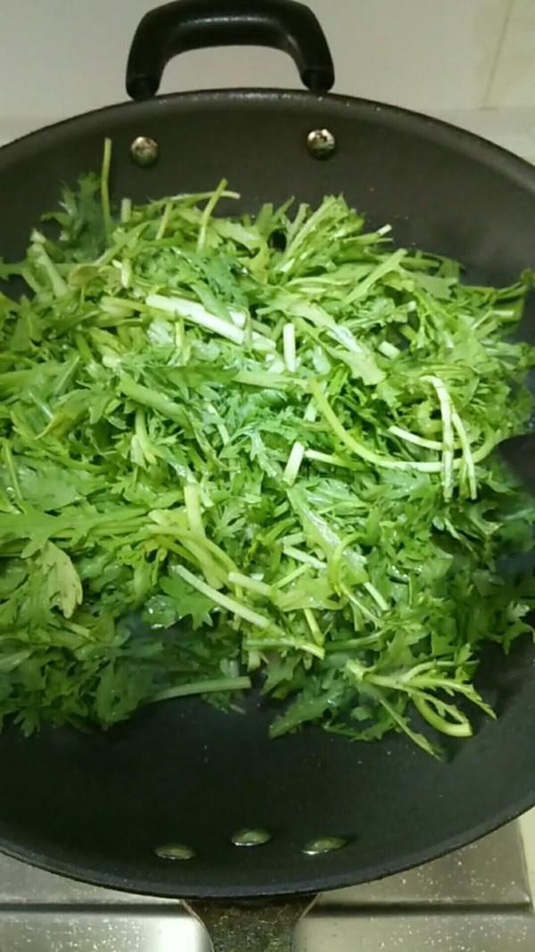 茼蒿炒肉的做法-家常味炒菜譜