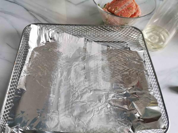 炸三文魚排的做法-咸鮮味炸菜譜