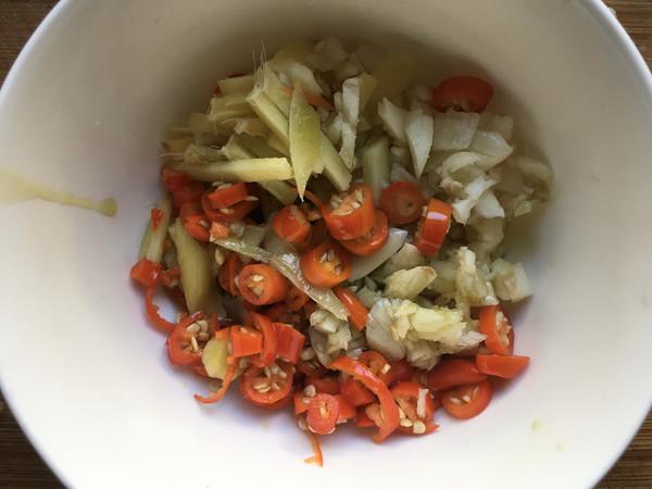 涼拌白菜梗的做法-酸辣味拌菜譜