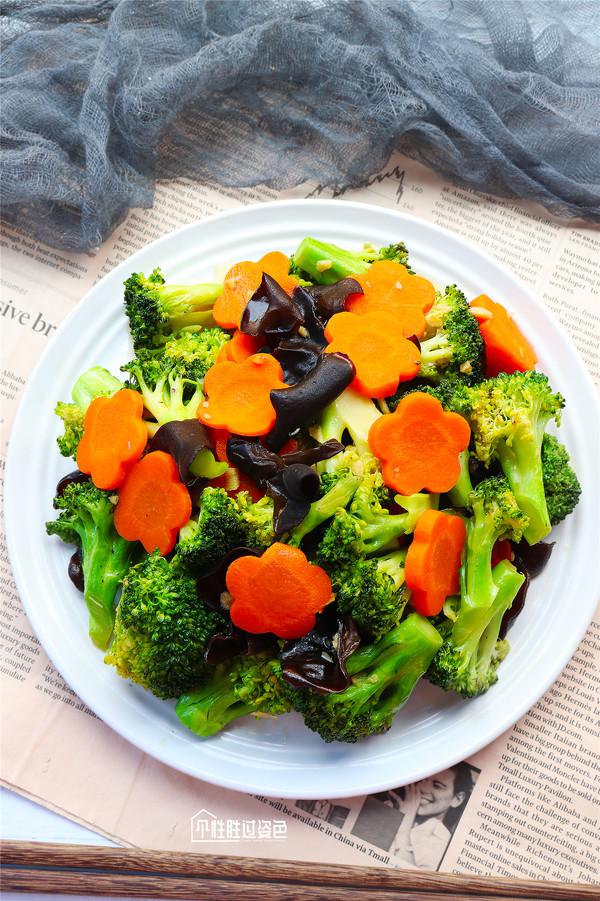 西藍花炒木耳的做法-家常味炒菜譜