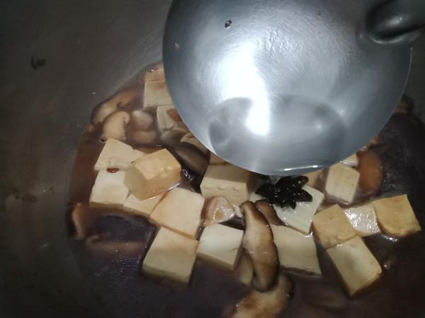 香菇燉豆腐的做法-家常味燉菜譜-易網健康養生網 香菇燉豆腐的做法-家常味燉菜譜