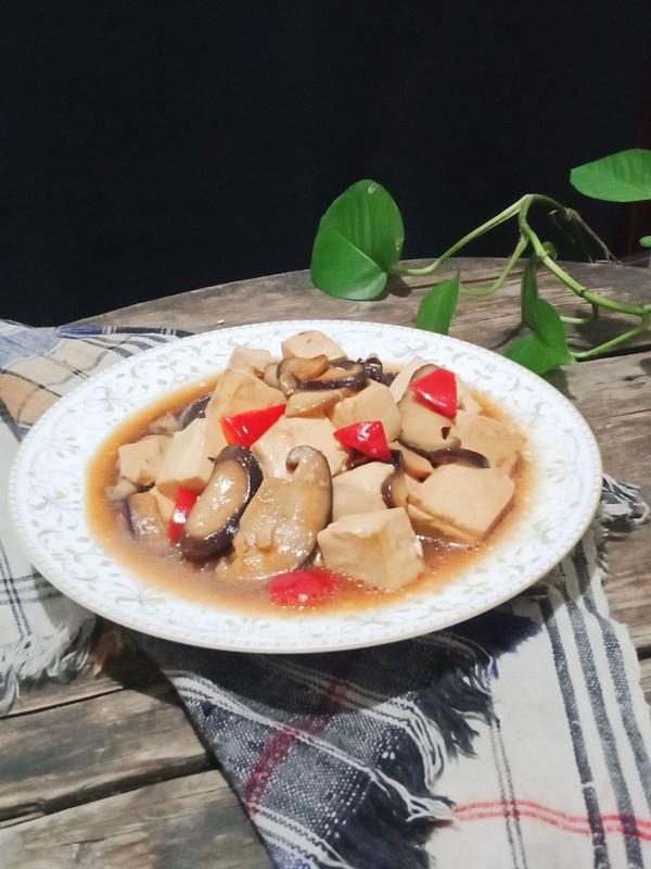 香菇燉豆腐的做法-家常味燉菜譜-易網健康養生網 香菇燉豆腐的做法-家常味燉菜譜