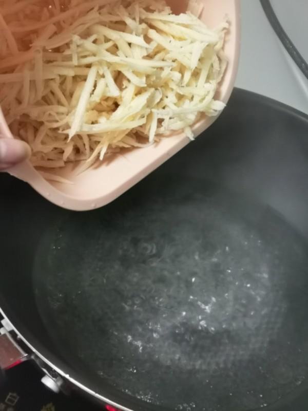 涼拌藕絲的做法-香辣味拌菜譜