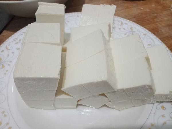 香菇燉豆腐的做法-家常味燉菜譜-易網<a href=http://m.henggaotouzi.com/ target=_blank class=infotextkey>健康養生</a>網 香菇燉豆腐的做法-家常味燉菜譜