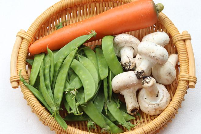 荷蘭豆炒口菇的做法-家常味炒菜譜