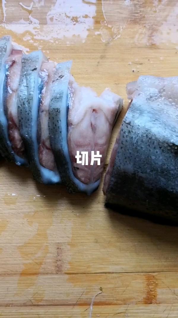 蔥油海參斑的做法-咸鮮味蒸菜譜