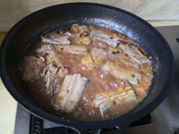 茼蒿燉帶魚的做法-咸鮮味燉菜譜